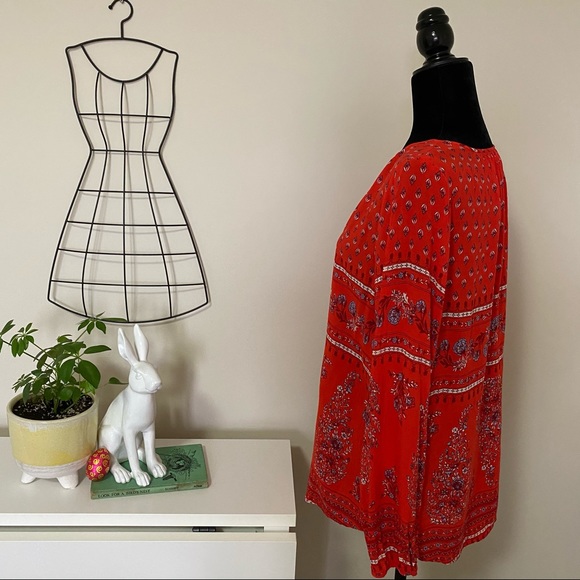 Red flowy blouse with white and mauve floral print - Picture 3 of 5